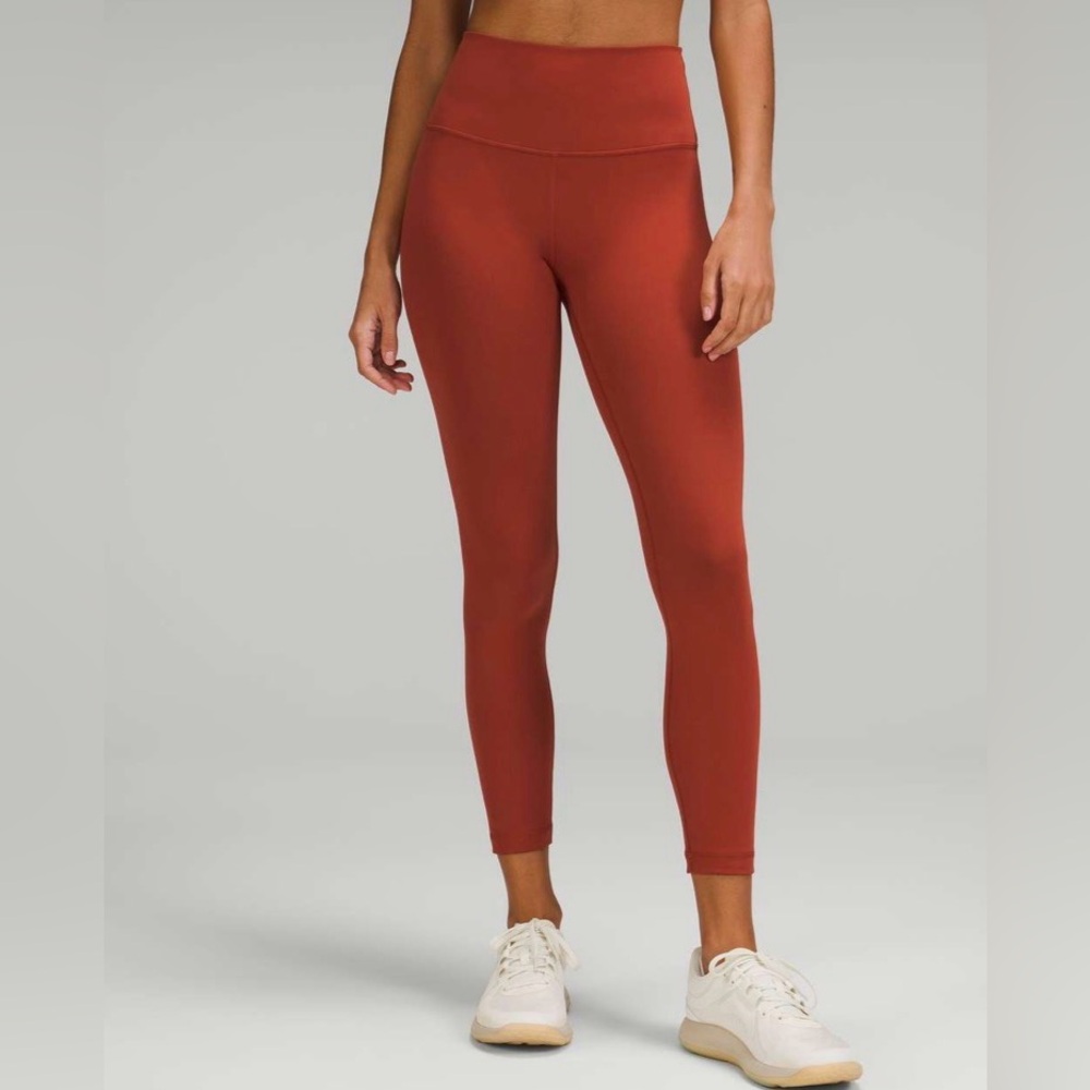 Lululemon Wunder Train High-Rise Tight 25"
Cayenne Size 2